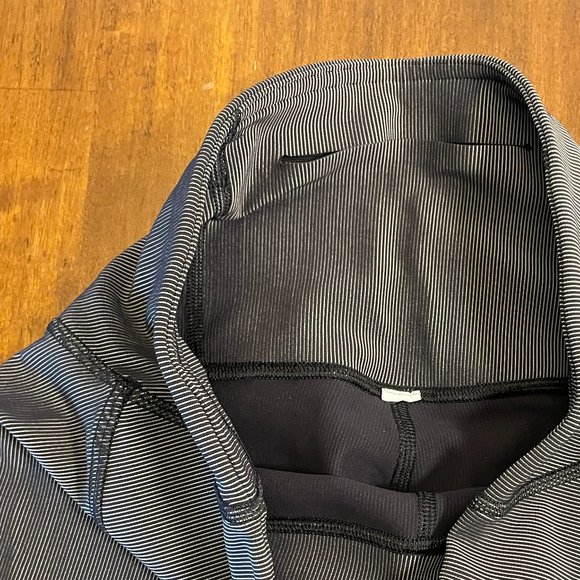 Lululemon Base Pace High-Rise Tight 25" Two-Tone Ribbed in Black / Gull Grey - Picture 4 of 9